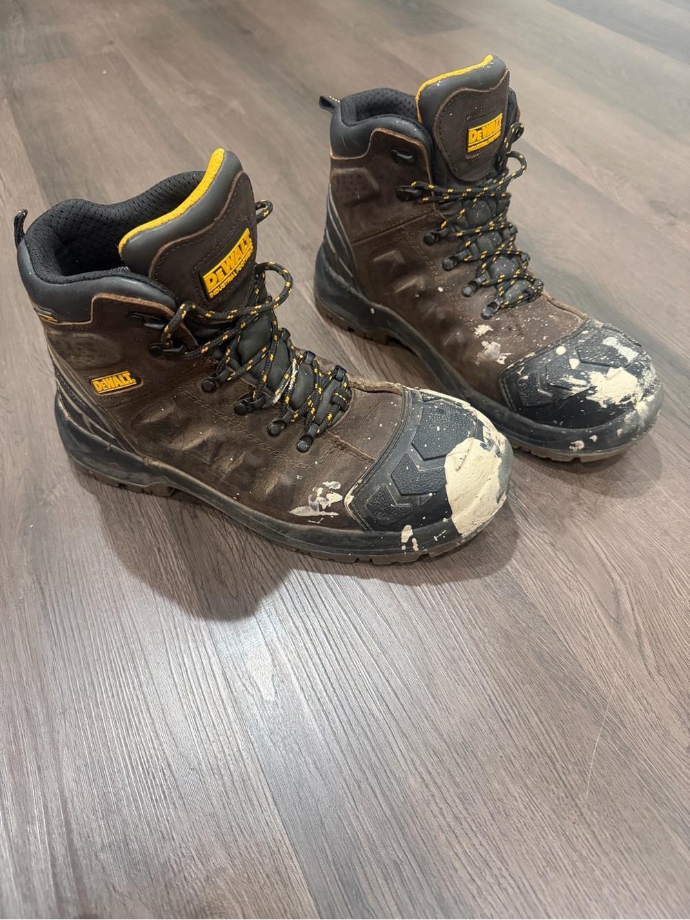 Men’s 10.5W Dewalt work boots safety toe